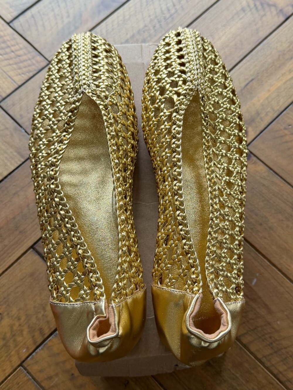 NEW METALLIC GOLD WOVEN VEGAN LEATHER ROUND-TOE SLIP-ON BALLET FLAT IN SIZE 8.5 - Picture 2 of 7